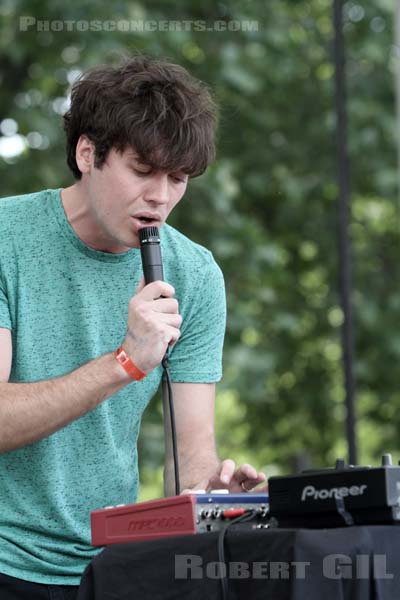 WASHED OUT - 2010-06-06 - PARIS - Parc de la Villette - 